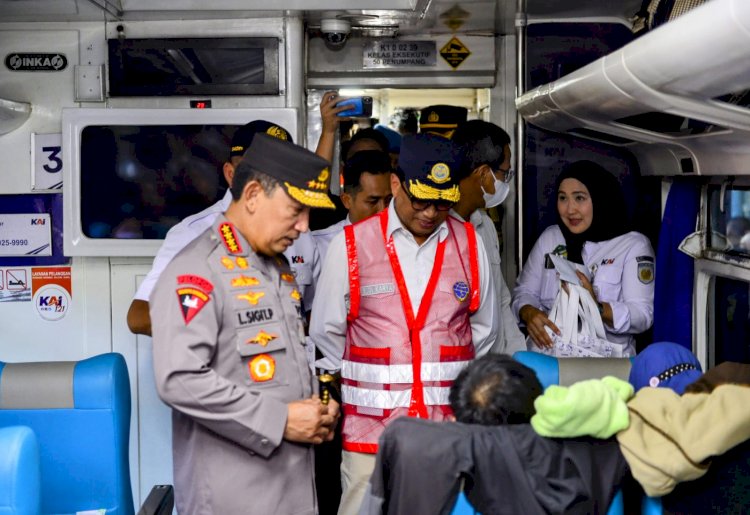 Kapolri Anjurkan Warga Mudik Lebaran Gunakan KA