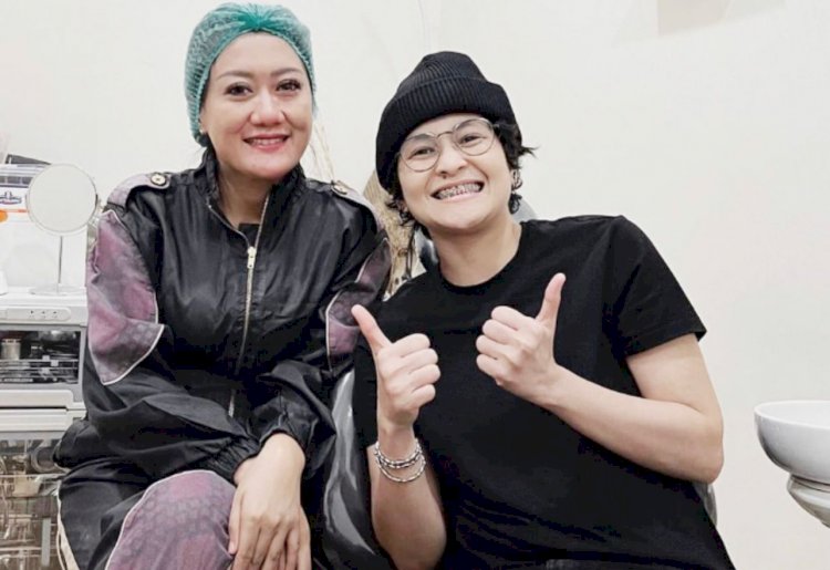 Rubah Penampilan, Mita The Virgin Pasang Behel Gigi Biar Tambah Rapih