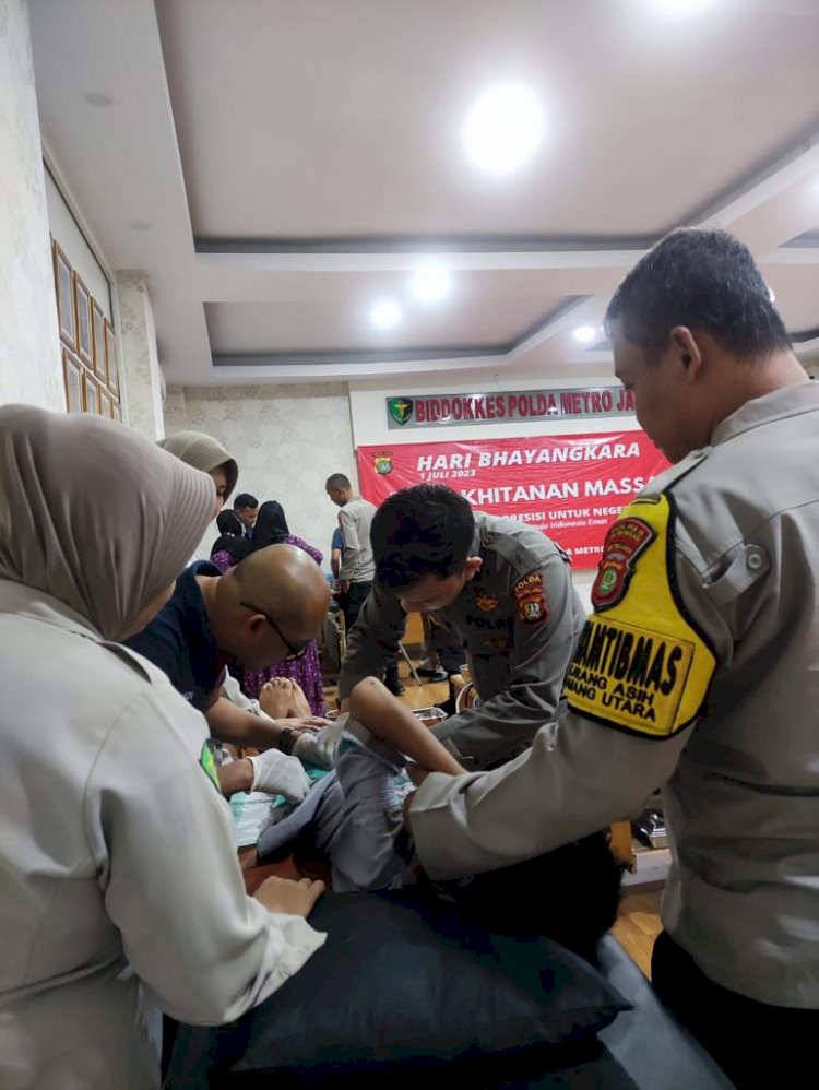 Polda Metro Jaya Gelar Khitanan Masal Gratis Dalam Rangka HUT Bhayangkara Ke-77