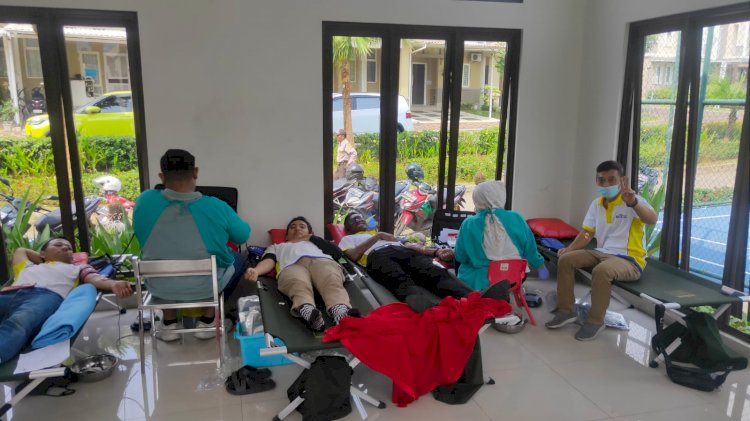 Jelang Sambut HUT RI ke 78, Ratusan Warga Perumahan Savia Ciater Lakukan Donor Darah