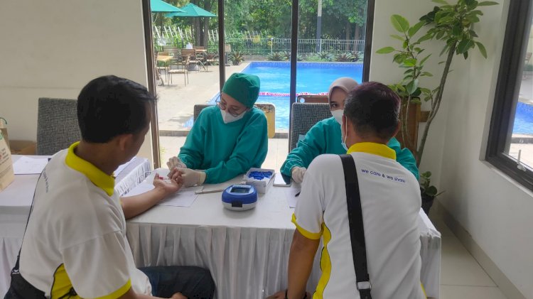 Jelang Sambut HUT RI ke 78, Ratusan Warga Perumahan Savia Ciater Lakukan Donor Darah