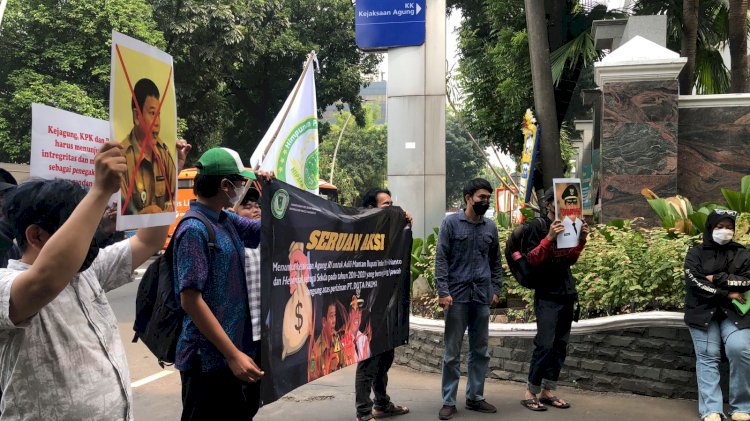 Puluhan Hipma Inhu Lakukan Aksi Demo di Depan Kantor Kejagung RI Jakarta