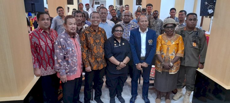 Pj Gubernur Nabire Papua Tengah dan PWI Pusat Resmi Hadiri dan Buka UKW
