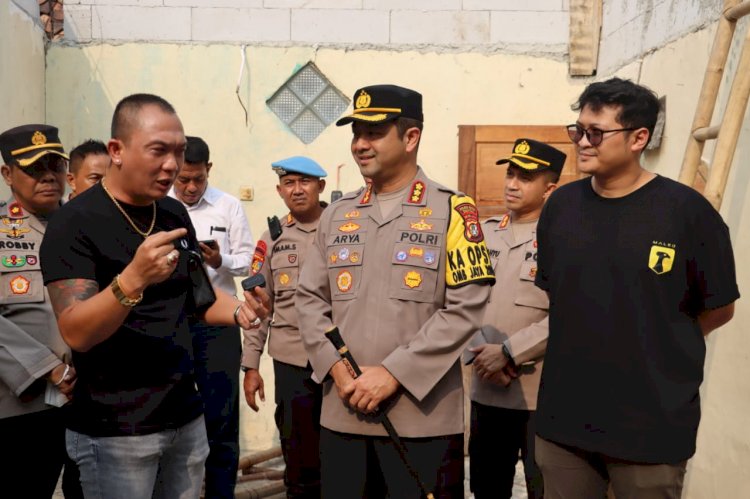 Kapolres Depok Tinjau Bedah Rumah Dalam Rangka Hari Bhayangkara Ke-78