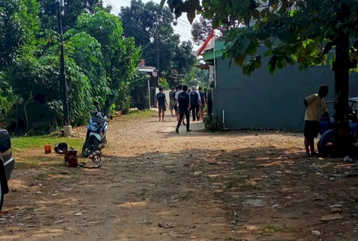 Personil TMMD Dandim 0508/Depok, Cor 300 Meter Jalan di Pemukiman Warga