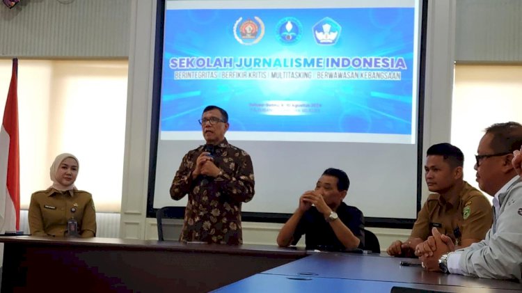 Ketum PWI Pusat Hendry Ch Bangun Resmi Buka SJI di Palembang