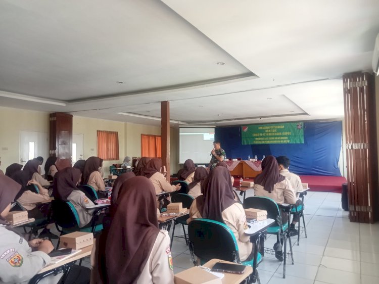 Siswa STIKES Mendapat Sosialisasi Terkait Bela Negara dan Tertib Berlalu Lintas di TMMD Non Fisik