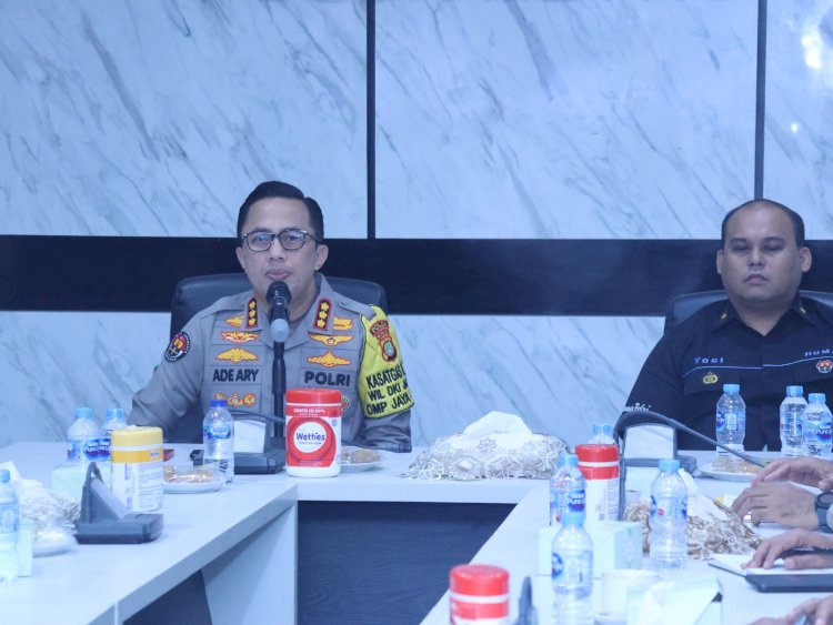 Bidhumas Polda Metro Gelar Latkatpuan Dan Beri Penghargaan 5 Personel Berprestasi