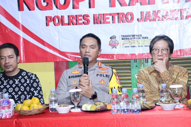 Kapolres Jakarta Barat dan Warga Meruya Utara Bahas Kamtibmas dalam Suasana Santai Bertajuk Ngopi Kamtibmas