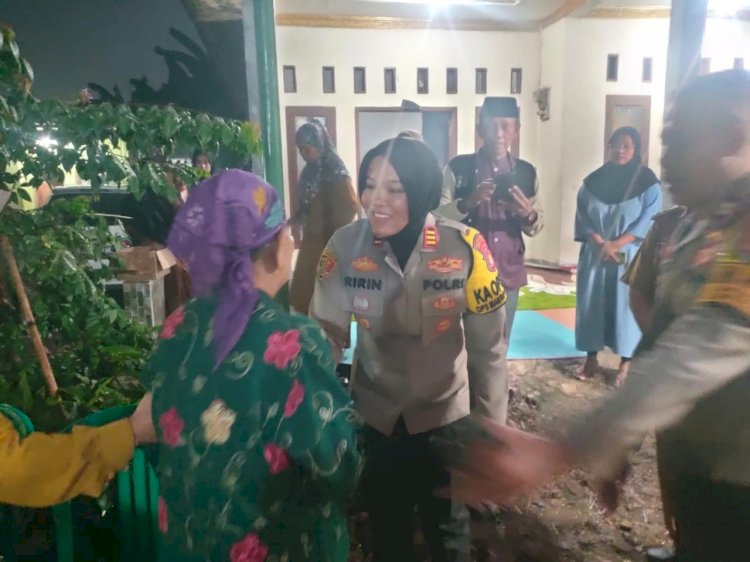 Kapolsek Bantargebang Takziah ke Rumah Keluarga Korban Tenggelam di Kali Bekasi