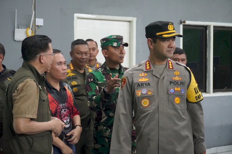 TNI - Polri Serta Unsur Lainnya Apel Patroli Bersama Jelang Pencoblosan di Kota Depok