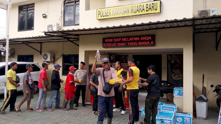 Polsek Kawasan Muara Baru Gelar Jumat Berkah dan Cooling System Pasca Pemungutan Suara
