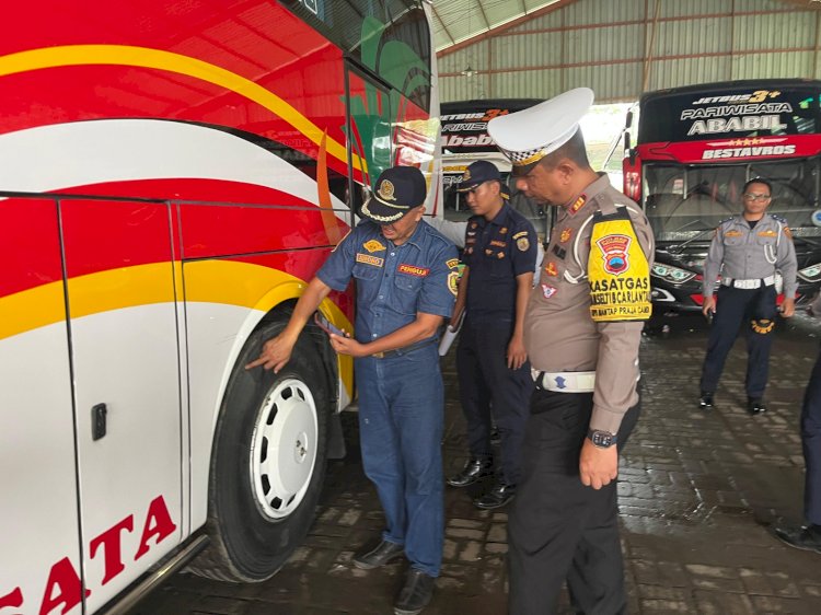 Jelang Nataru, Satlantas Polres Pekalongan Gelar Ramp Check Bus Pariwisata