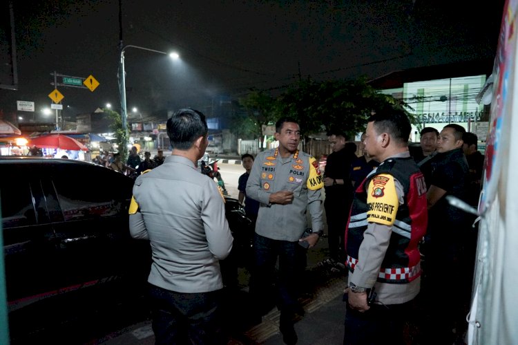 Kapolres Metro Bekasi Pantau Pos Pengamanan Nataru di Gedung Juang Tambun
