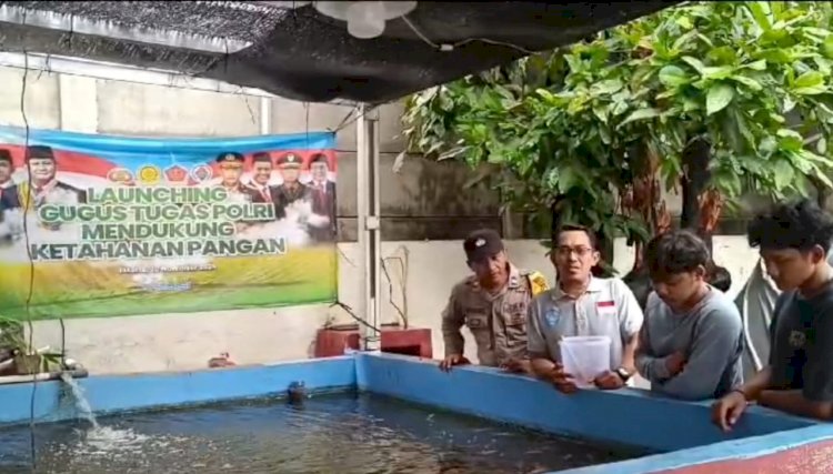 Dukung Ketahanan Pangan Nasional, Bhabinkamtibmas Pendampingan Kepada Petani Ikan Pelabuhan Kali Baru