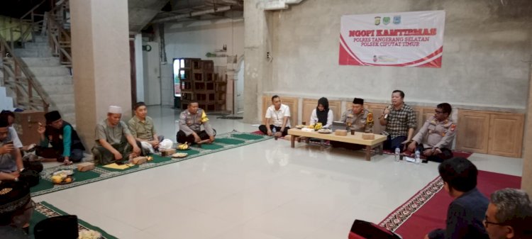 Kapolsek Ciputat Timur Gelar Ngopi Kamtibmas di Masjid Al-Kautsar, Warga Curhat Masalah Keamanan