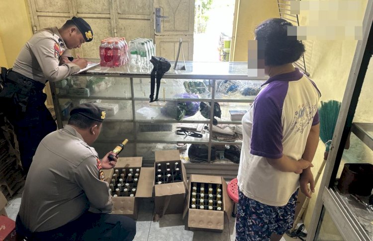 Sat Samapta Polres Pekalongan Gelar Razia, 62 Botol Miras Diamankan