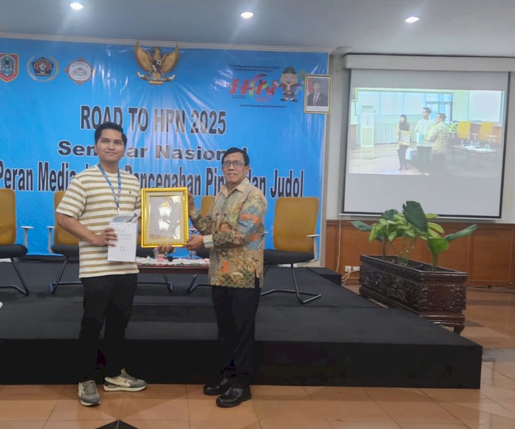 Ketum PWI Pusat Berikan Piagam ‘Sahabat PWI’ kepada Infini
