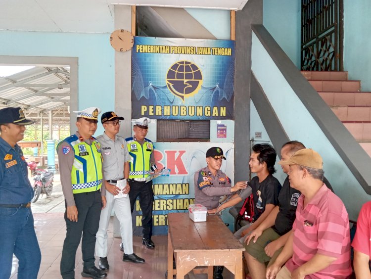 Satlantas Polres Pekalongan Bersama Tim Gabungan Laksanakan Ramp Check dan Pemeriksaan Kesehatan Pengemudi Bus