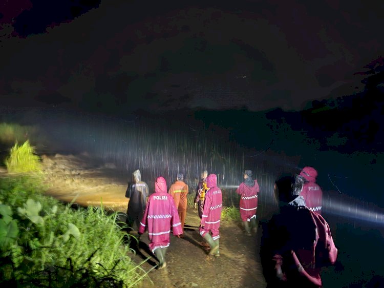 Diduga Hanyut Luapan Sungai Langkap, Petugas Gabungan Lakukan Pencarian 3 Pemancing