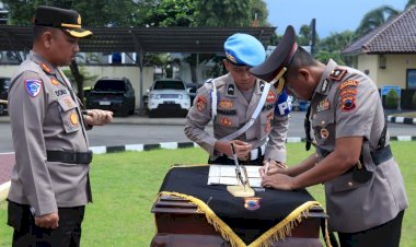 Kapolres Pekalongan Pimpin Upacara Sertijab, Wakapolres dan Kasat Lantas