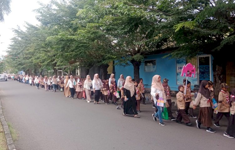 Sambut Bulan Suci Ramadhan, Siswa SDN 04 Kembangan Utara Jakarta Barat Mengikuti Karnaval