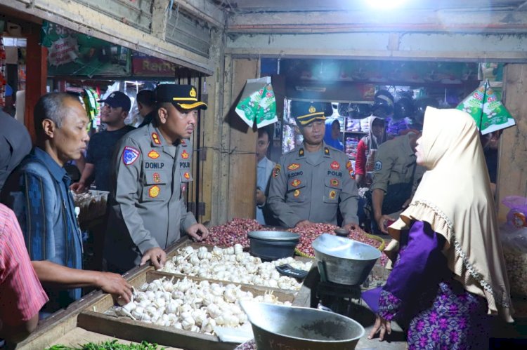 Kapolres Pekalongan Sidak Harga Bapokting di Pasar Kajen