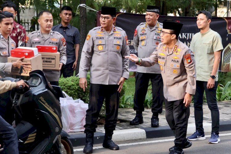 Berkah Ramadan, Kapolda Metro Jaya Gelar Aksi Sosial Berbagi Takjil Bersama Media