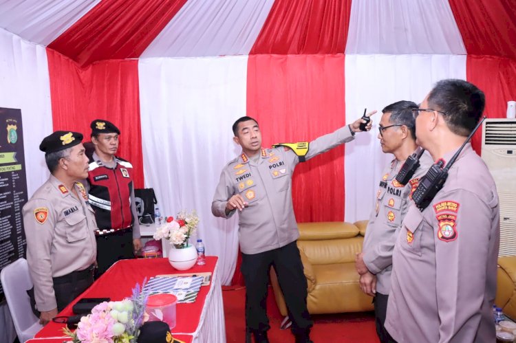 Kapolres Metro Jakarta Barat Cek Pos Pengamanan, Pastikan Kesiapan dan Keamanan Jelang Idul Fitri