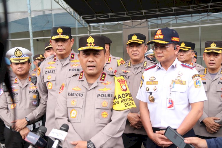 Pastikan Mudik Aman Dan Nyaman Kapolda Metro Jaya Tinjau Terminal Pulogebang