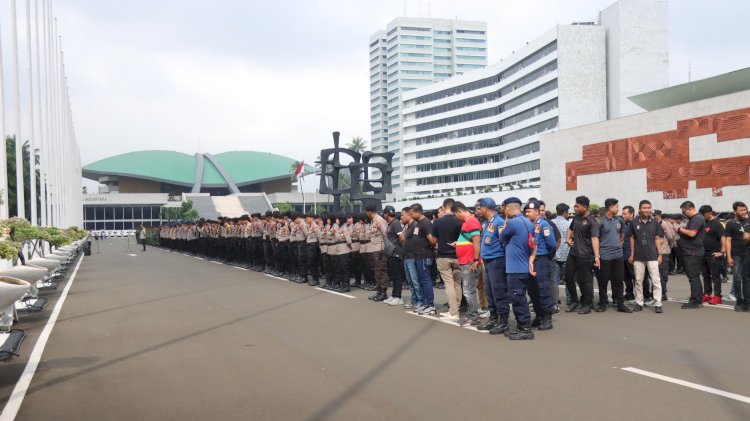 Polri Terjunkan 1.824 Personel, Pastikan Pengamanan Aksi di DPR RI Tanpa Senjata api dan Humanis