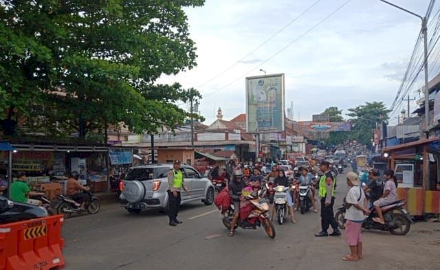 Antisipasi Rawan Kemacetan Saat Mudik Lebaran, Polres Pekalongan Diterjunkan Personil di Titik-titik Trouble Spot
