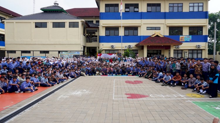 Danramil 03/Sukmajaya dan Pancoran Mas Sampaikan Wawasan Kebangsaan Kepada Siswa SMPN 29 Kota Depok