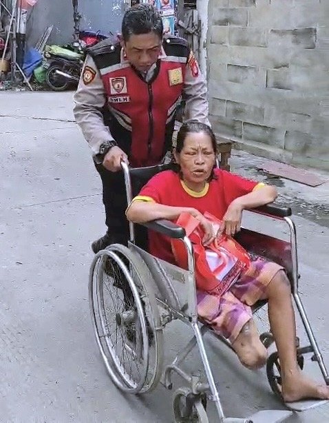 Kepedulian di Tengah Tugas: AIPTU Dwi Herianto Tunjukkan Wajah Humanis Polri