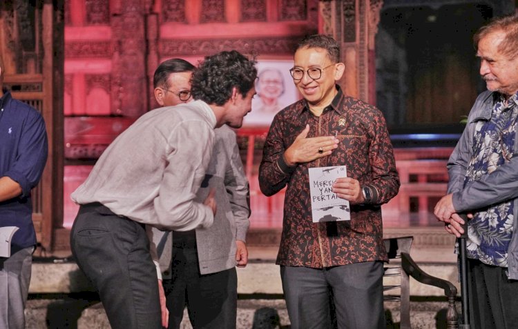 Refleksi Dua Dasarasa, Menbud Fadli Zon Hadiri Peluncuran Buku Reza Rahadian