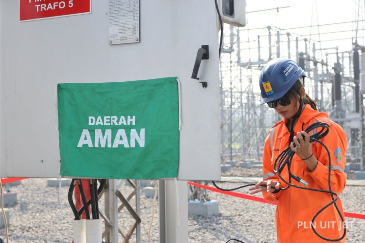 Kiprah Tangguh Srikandi PLN UPT Bandung, Ambil Peran Jaga Keandalan Pasokan Listrik