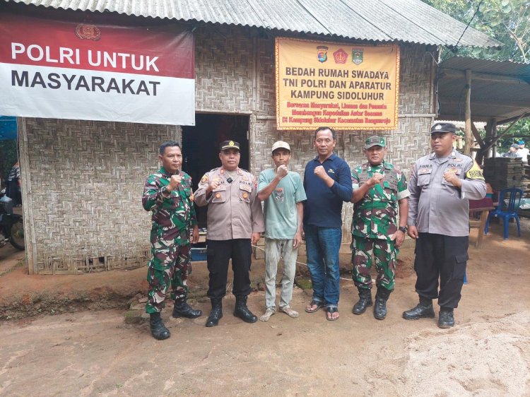 TNI-Polri dan Warga Bangun Tempat Tinggal Layak untuk Keluarga Buruh di Sidoluhur