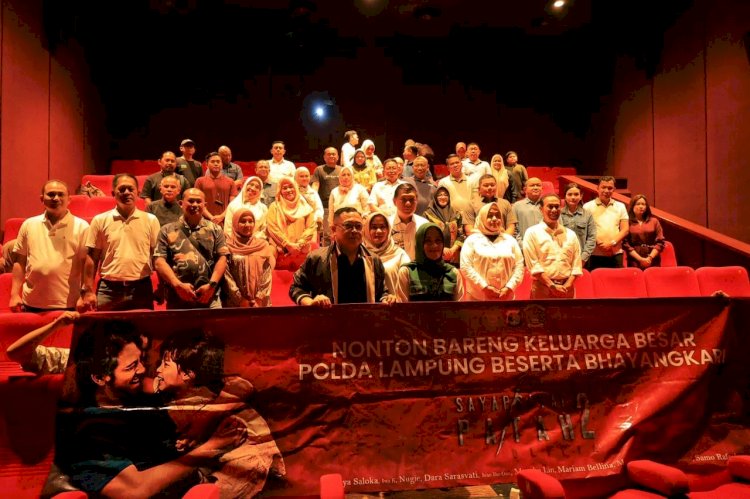 Kapolda Lampung Ajak Masyarakat Waspada Terorisme Lewat Nonton Bareng Film “Sayap-Sayap Patah 2”