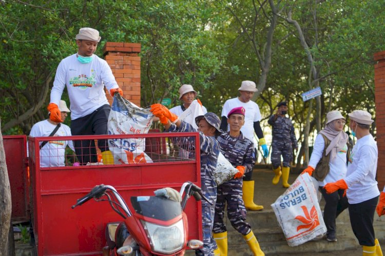 Relawan PLN Gandeng Stakeholder, Wujudkan Program Zero Waste, untuk Hentikan Polusi Plastik dalam Peringatan Hari Lingkungan Hidup Sedunia