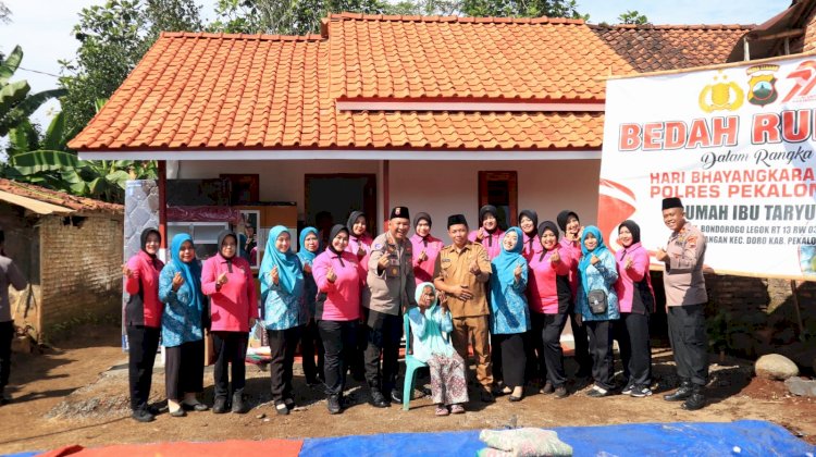 Bedah Rumah Mbah Taryumi Selesai, Kapolres Pekalongan Berikan Support Penuh